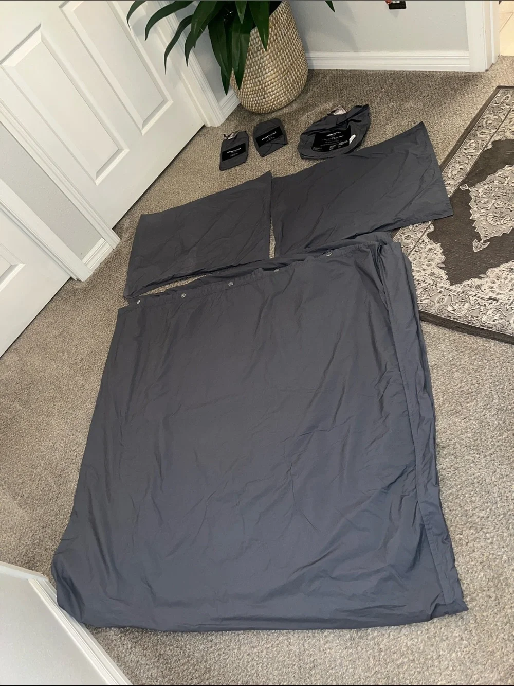 Kenneth Cole Gray Down Duvet Cover-Full/Queen size